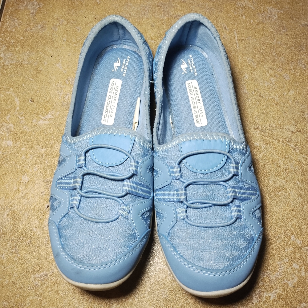 Athletic Works Women's Blue Low bungee Sneakers Size 6
